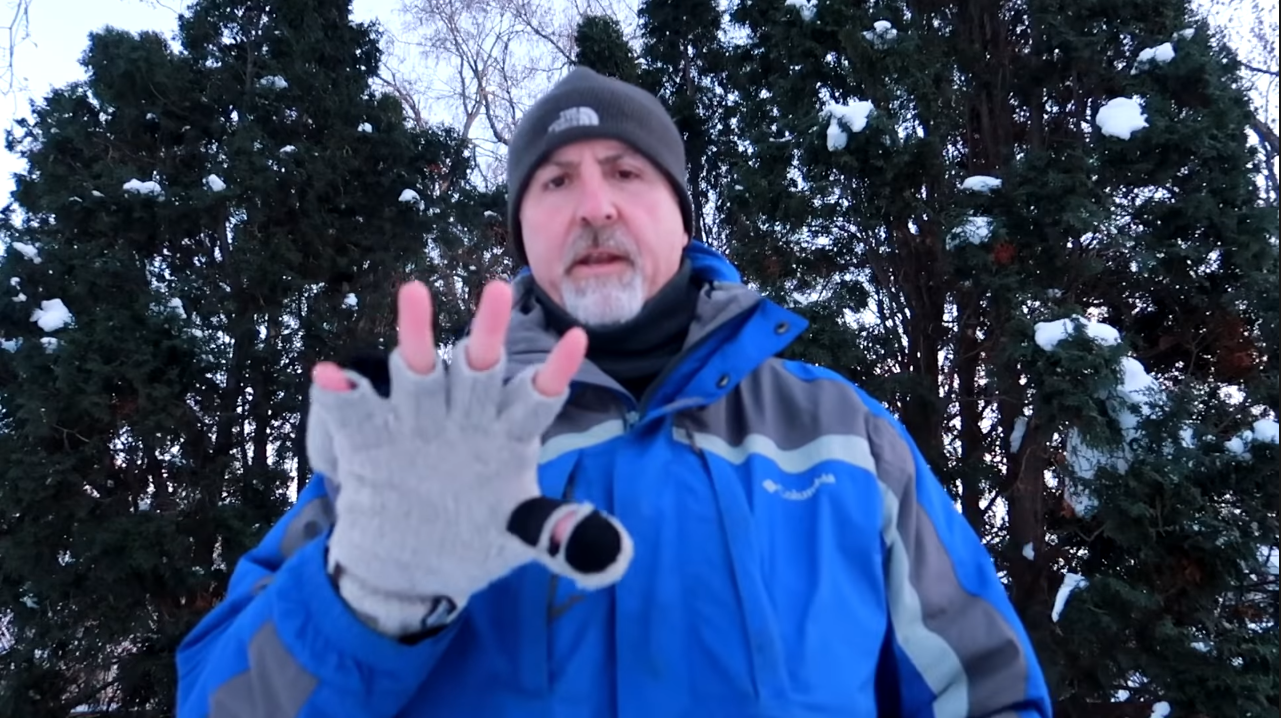 How to Keep Your Hands Warm on a Winter Hike